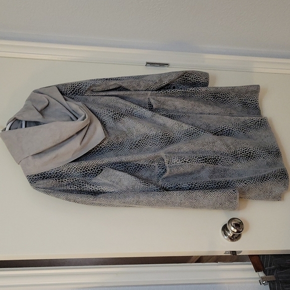 RACHEL ZOE Vegan Interchangeable Suede Crocodile Print Draped Wrap Jacket - Picture 2 of 11